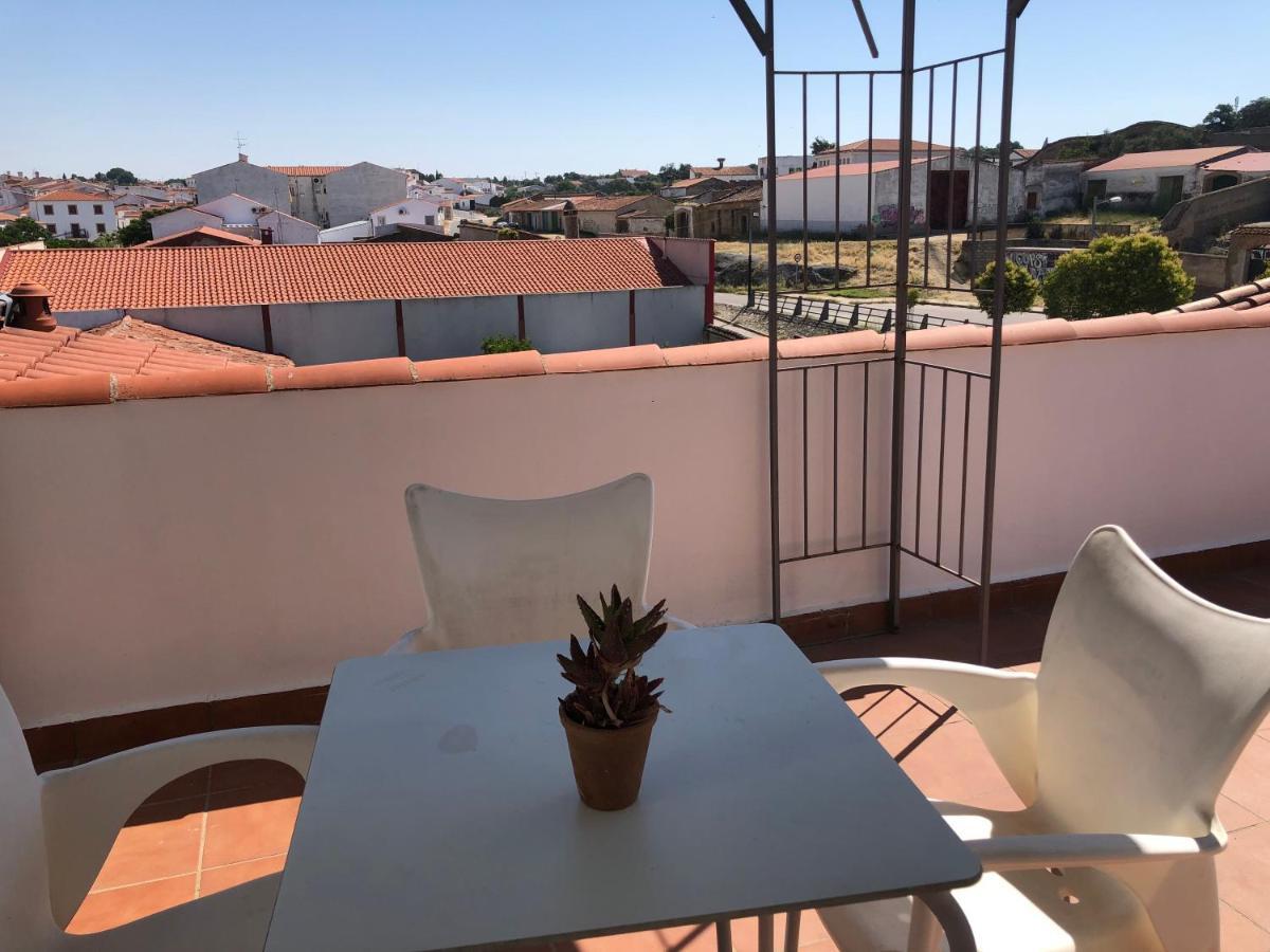Hostal La Caballeriza Malpartida de Cáceres エクステリア 写真